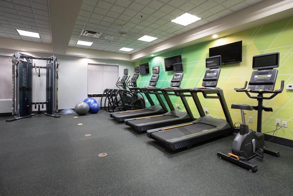 holiday inn and suites goodyear west phoenix area