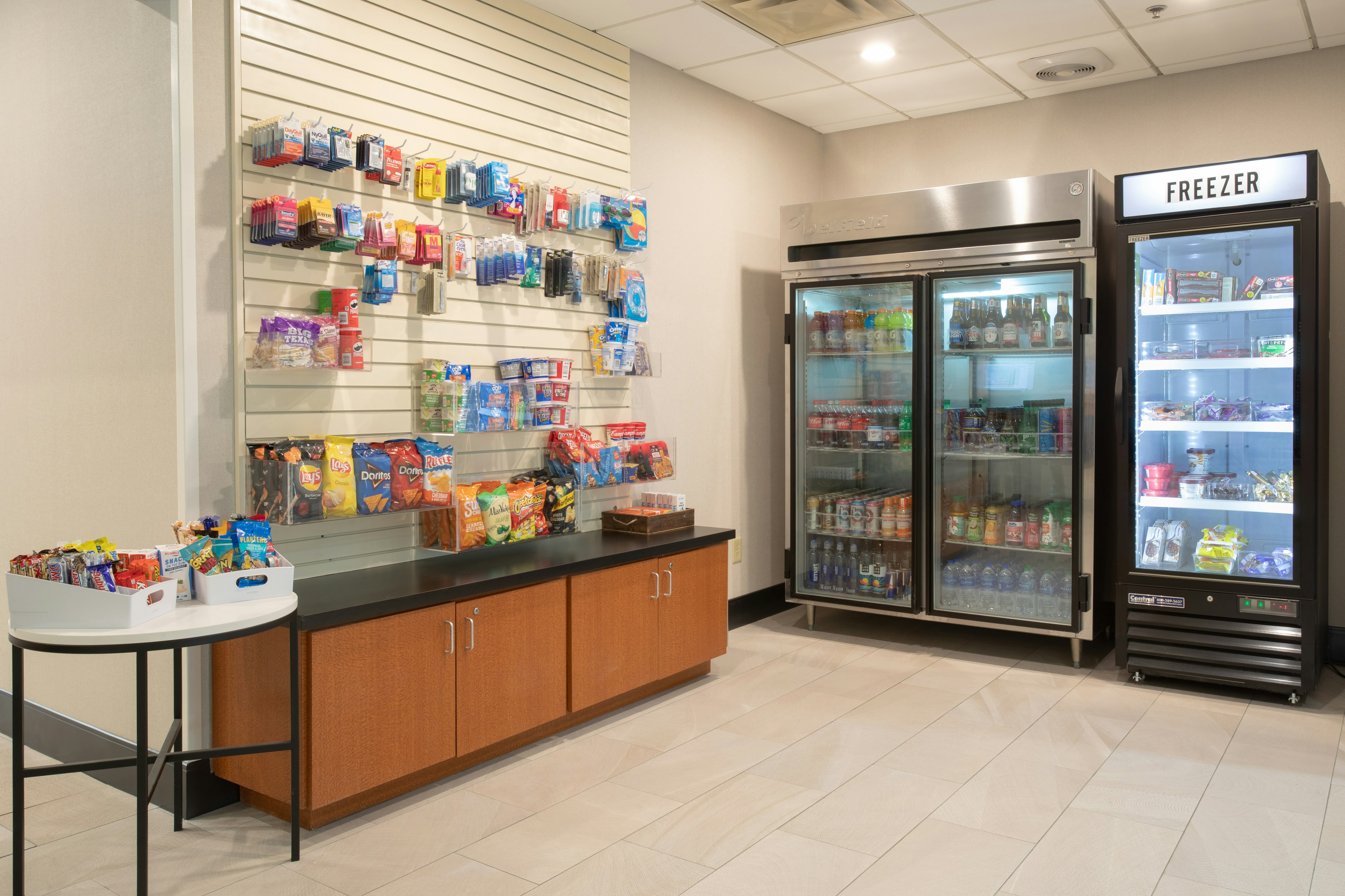 holiday inn and suites goodyear west phoenix area
