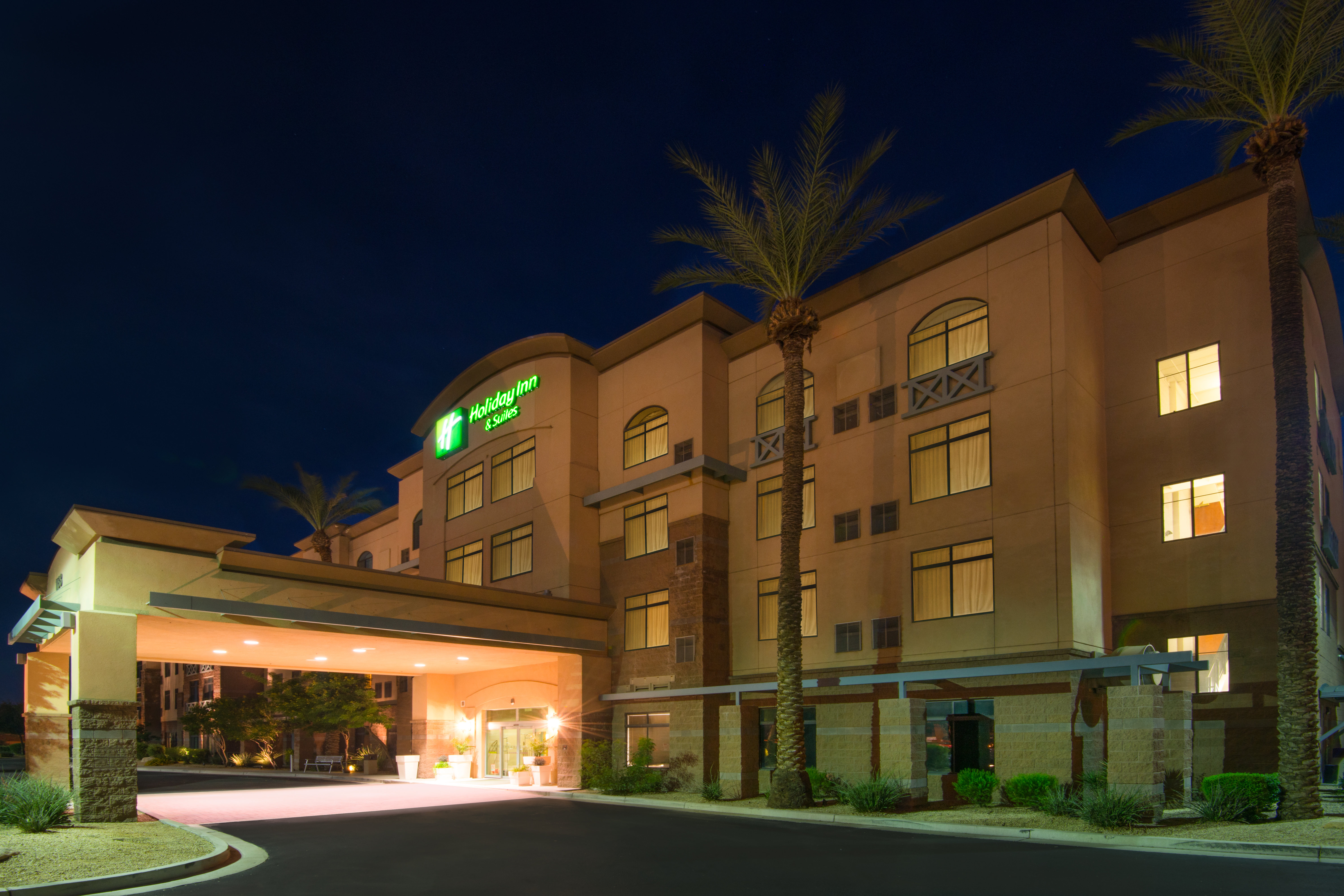 holiday inn and suites goodyear west phoenix area