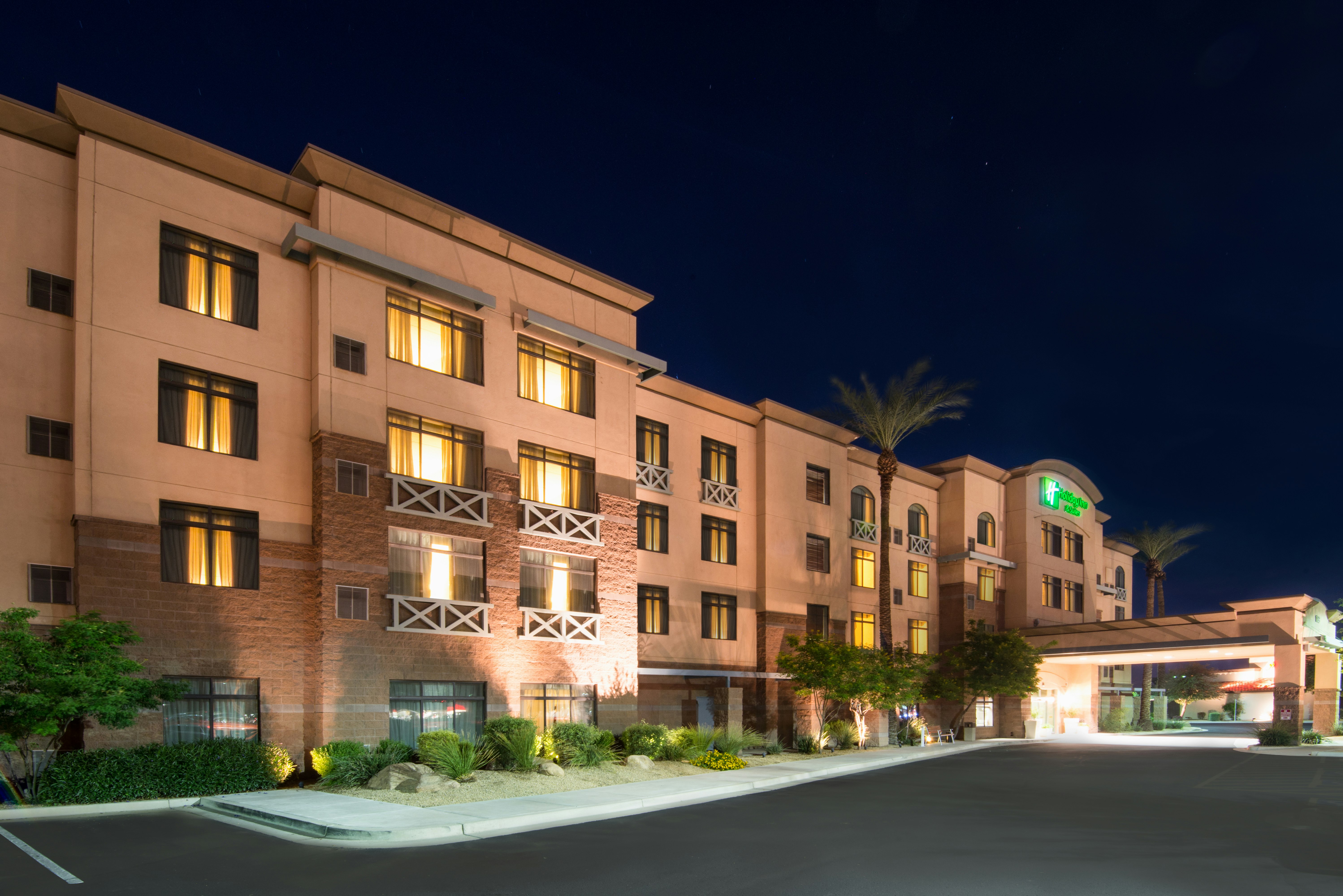 holiday inn and suites goodyear west phoenix area