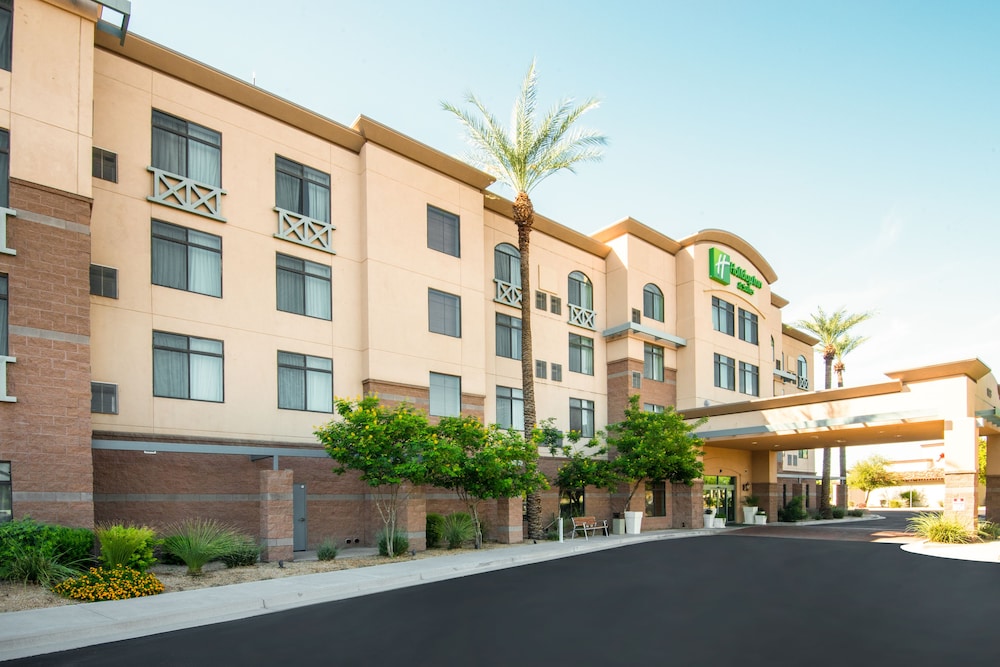 holiday inn and suites goodyear west phoenix area