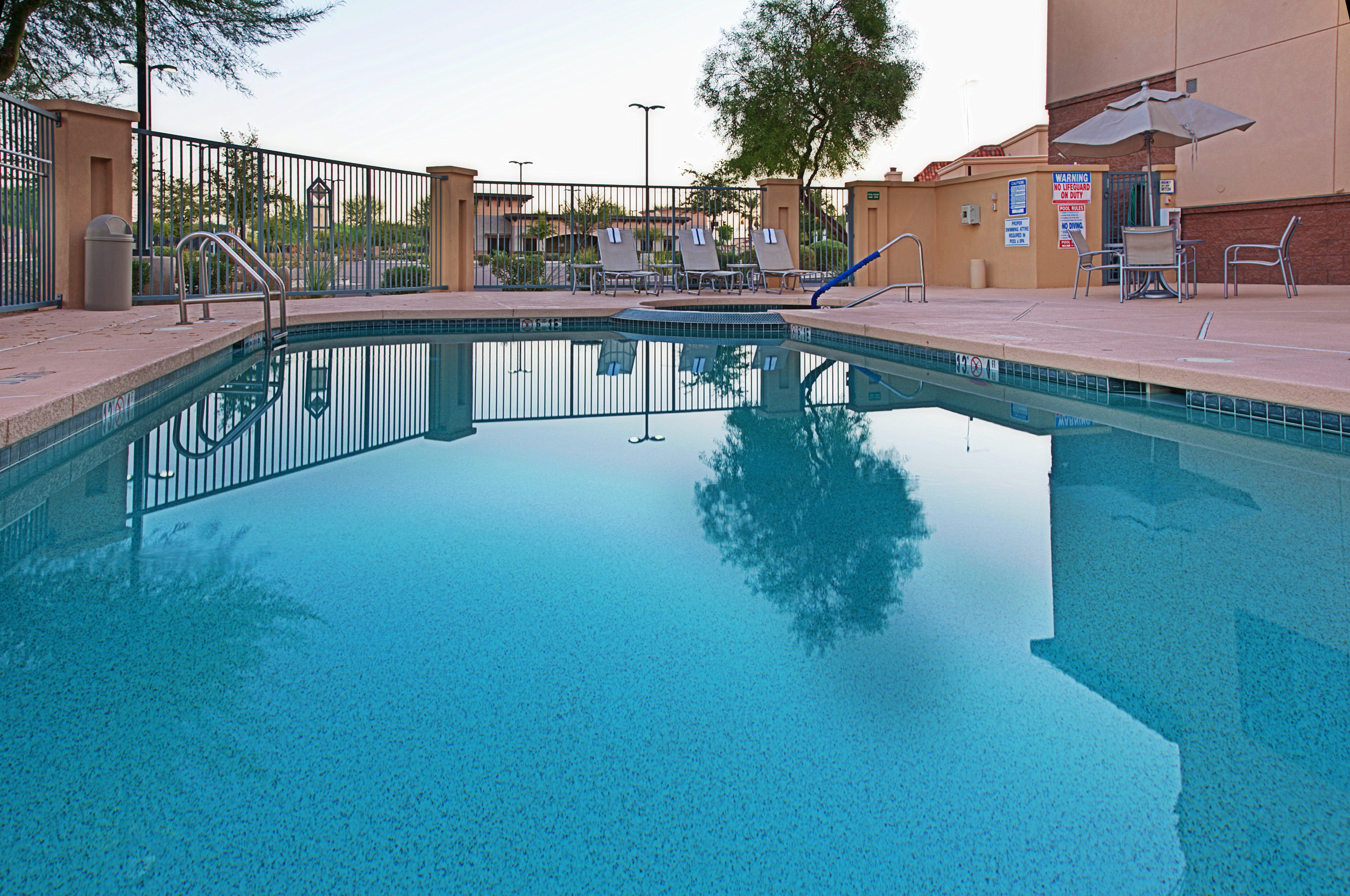 holiday inn and suites goodyear west phoenix area