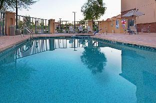 holiday inn and suites goodyear west phoenix area