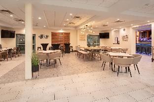 holiday inn and suites goodyear west phoenix area