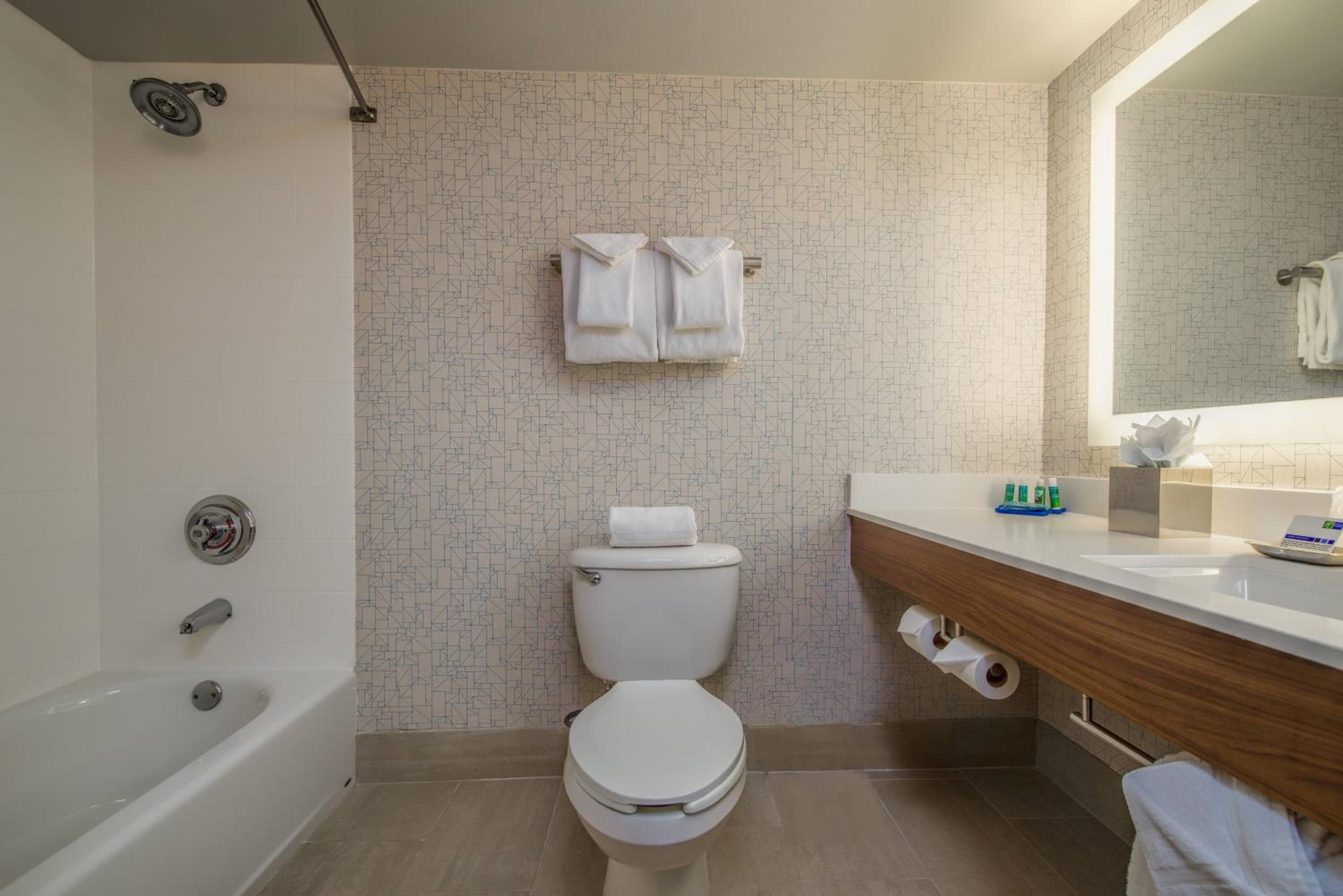 holiday inn express hotel and suites phoenix airport by ihg