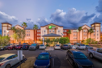 holiday inn express hotel and suites phoenix airport by ihg