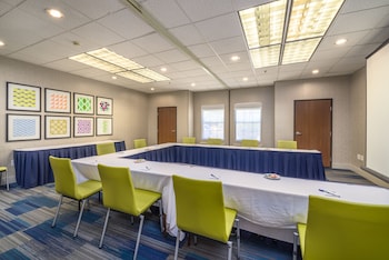 holiday inn express hotel and suites phoenix airport by ihg