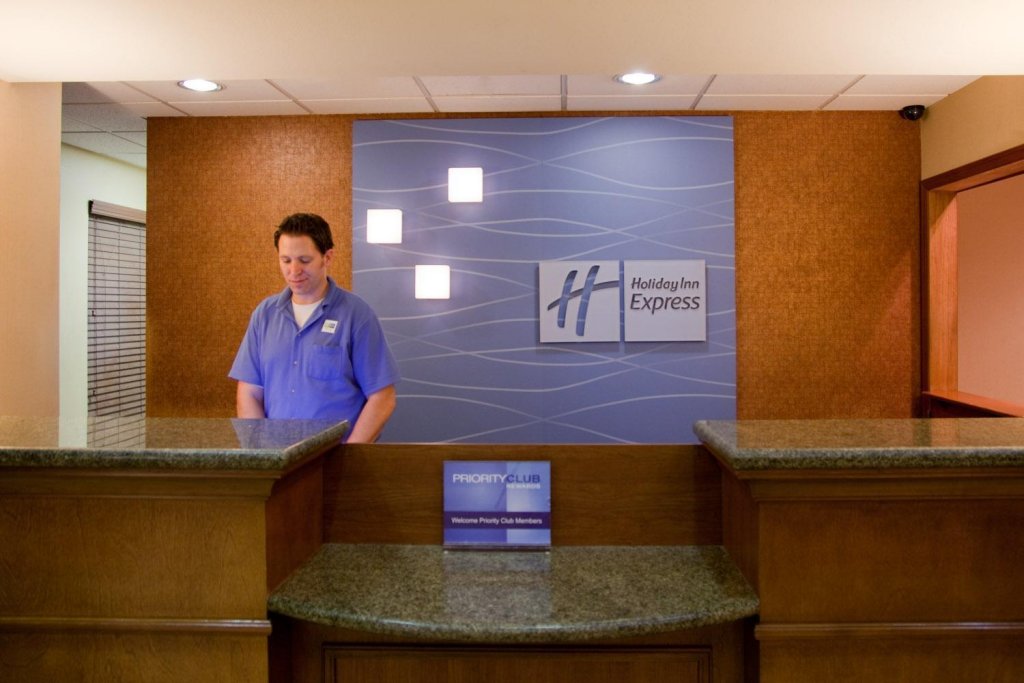 Holiday Inn Express Hotel & Suites Phoenix-Airport By Ihg,South Mountain>>Phoenix,3 star