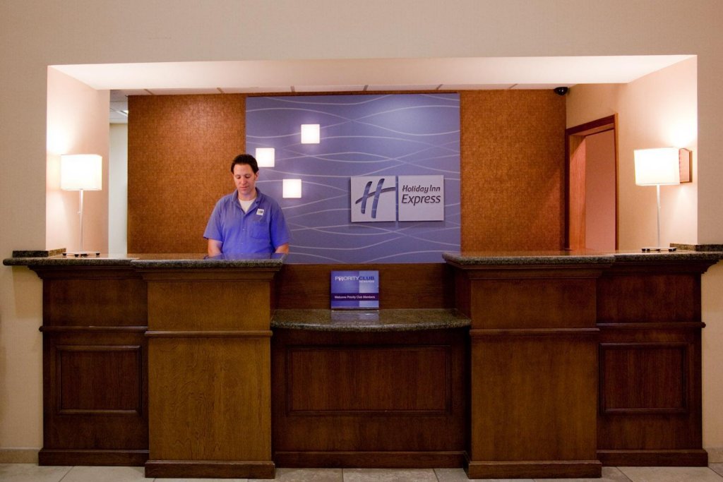 Holiday Inn Express Hotel & Suites Phoenix-Airport By Ihg,South Mountain>>Phoenix,3 star
