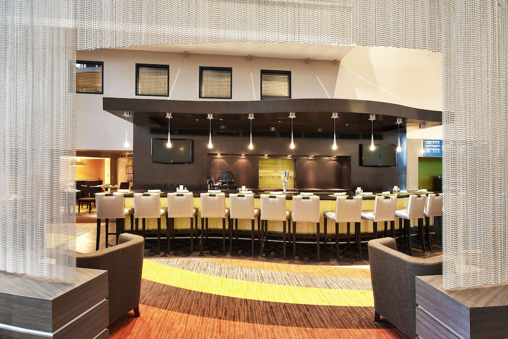 holiday inn and suites phoenix airport north by ihg