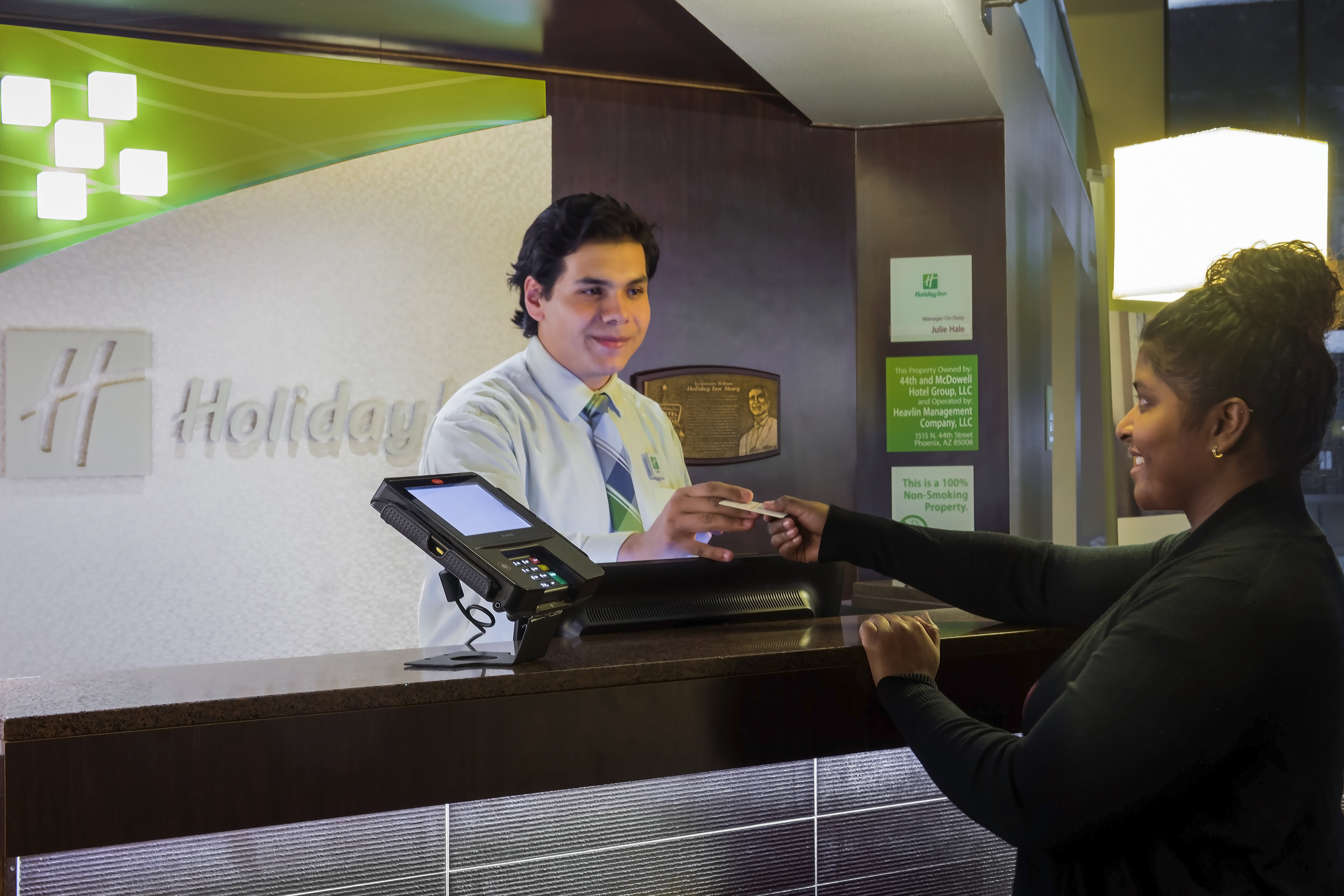 holiday inn and suites phoenix airport north by ihg