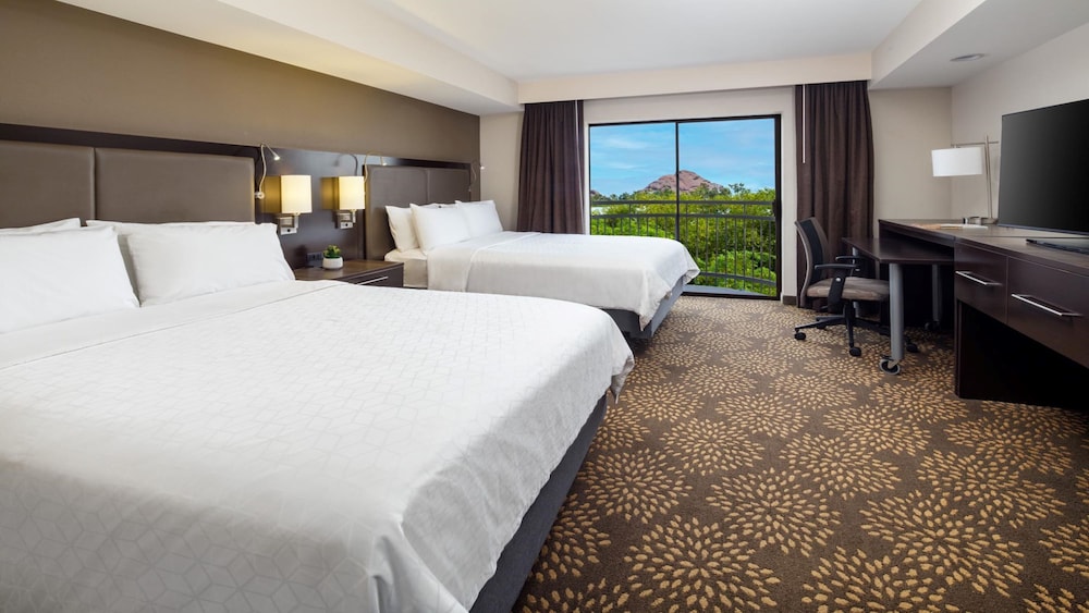 holiday inn and suites phoenix airport north by ihg