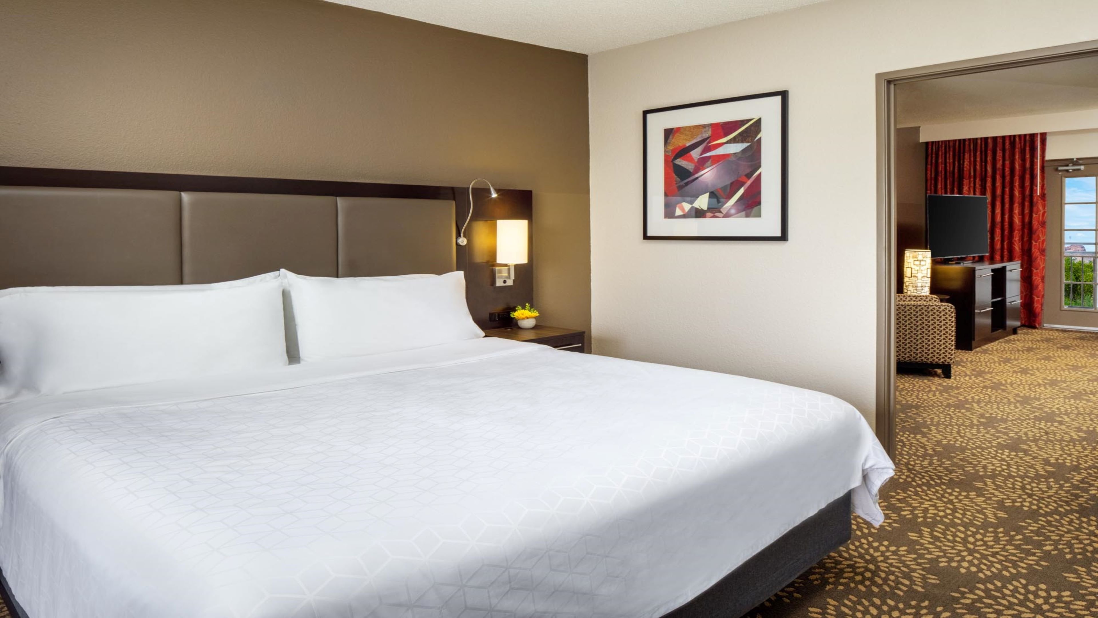 holiday inn and suites phoenix airport north by ihg