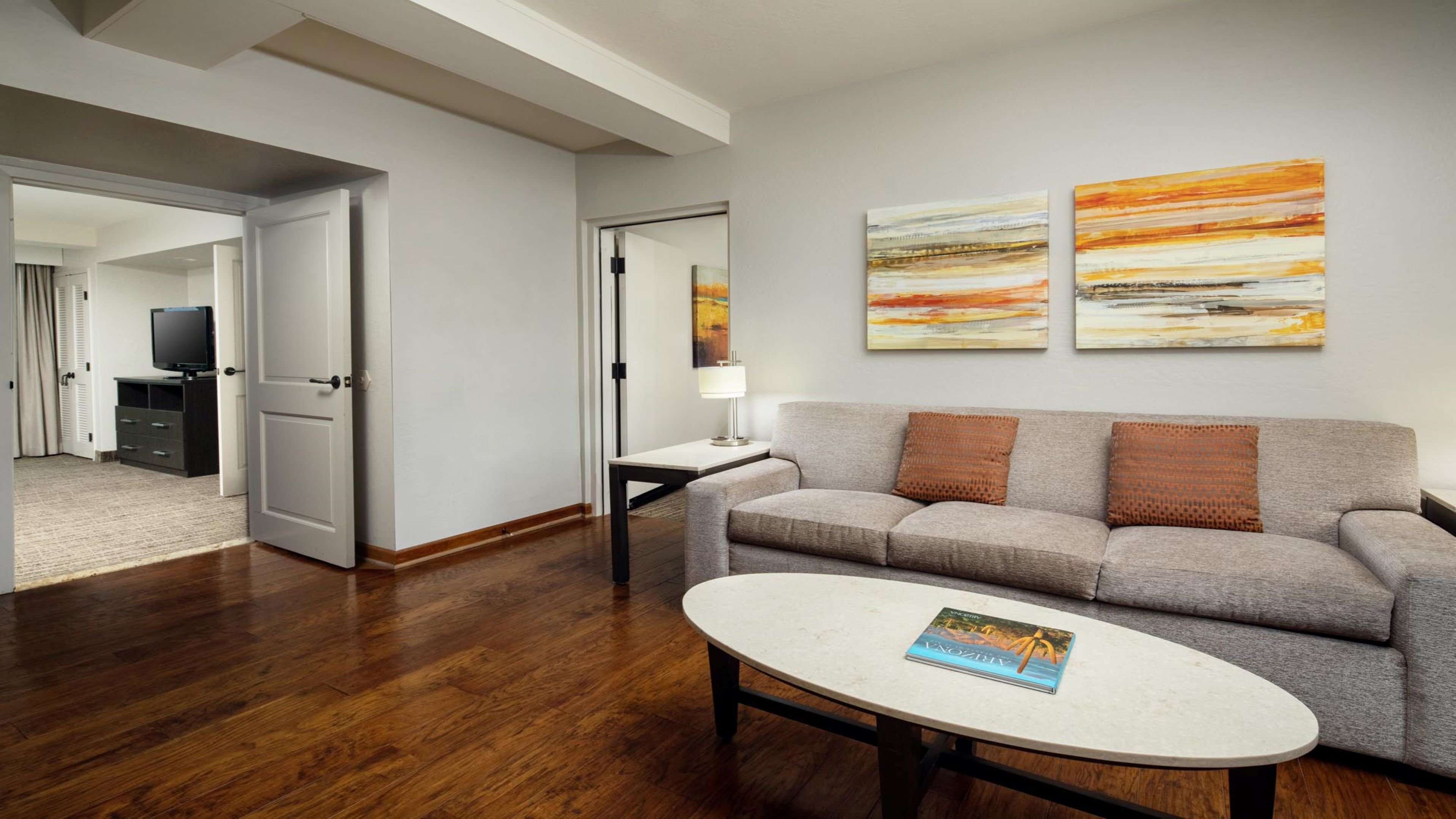 holiday inn and suites phoenix airport north by ihg