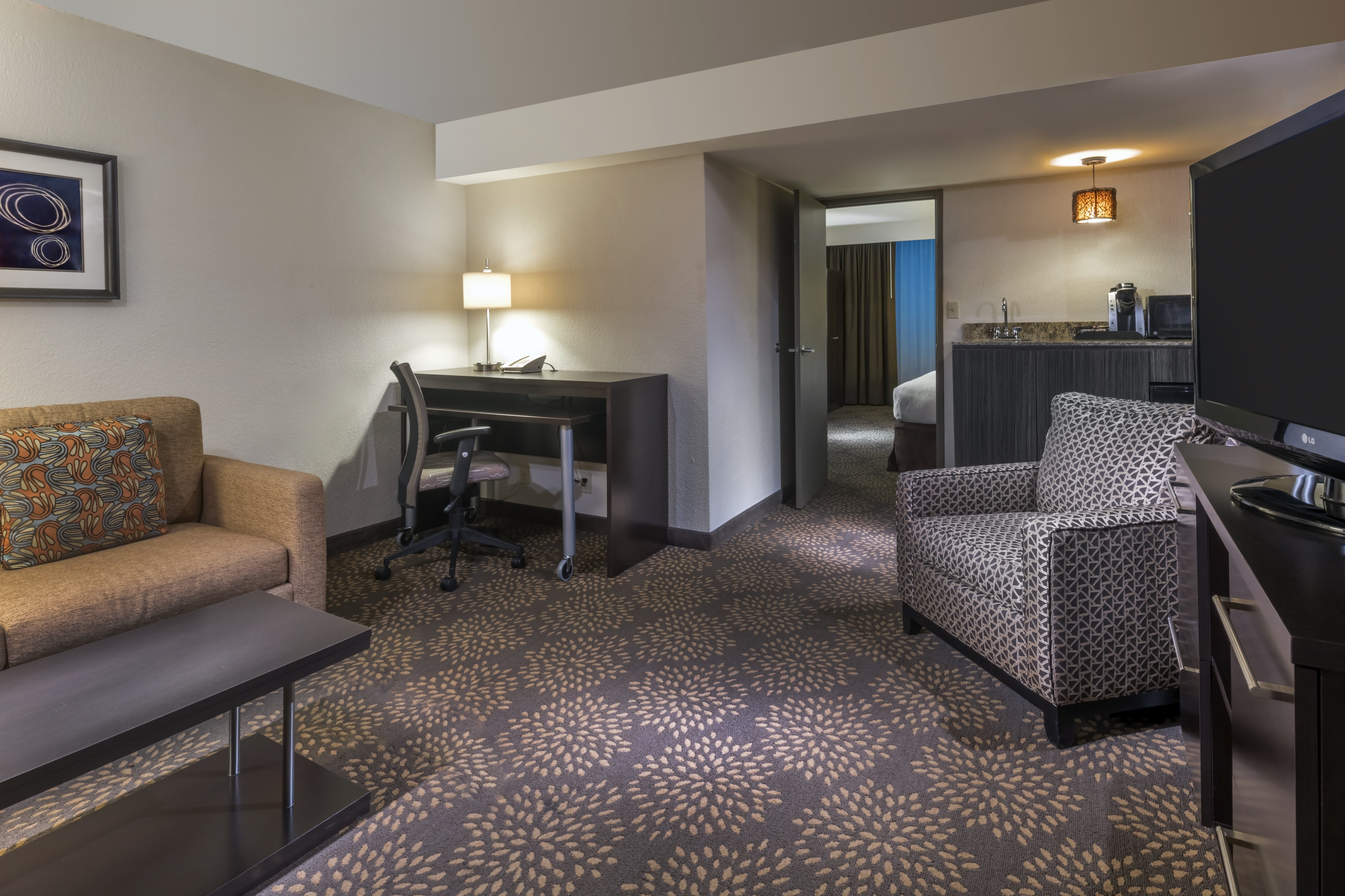 holiday inn and suites phoenix airport north by ihg