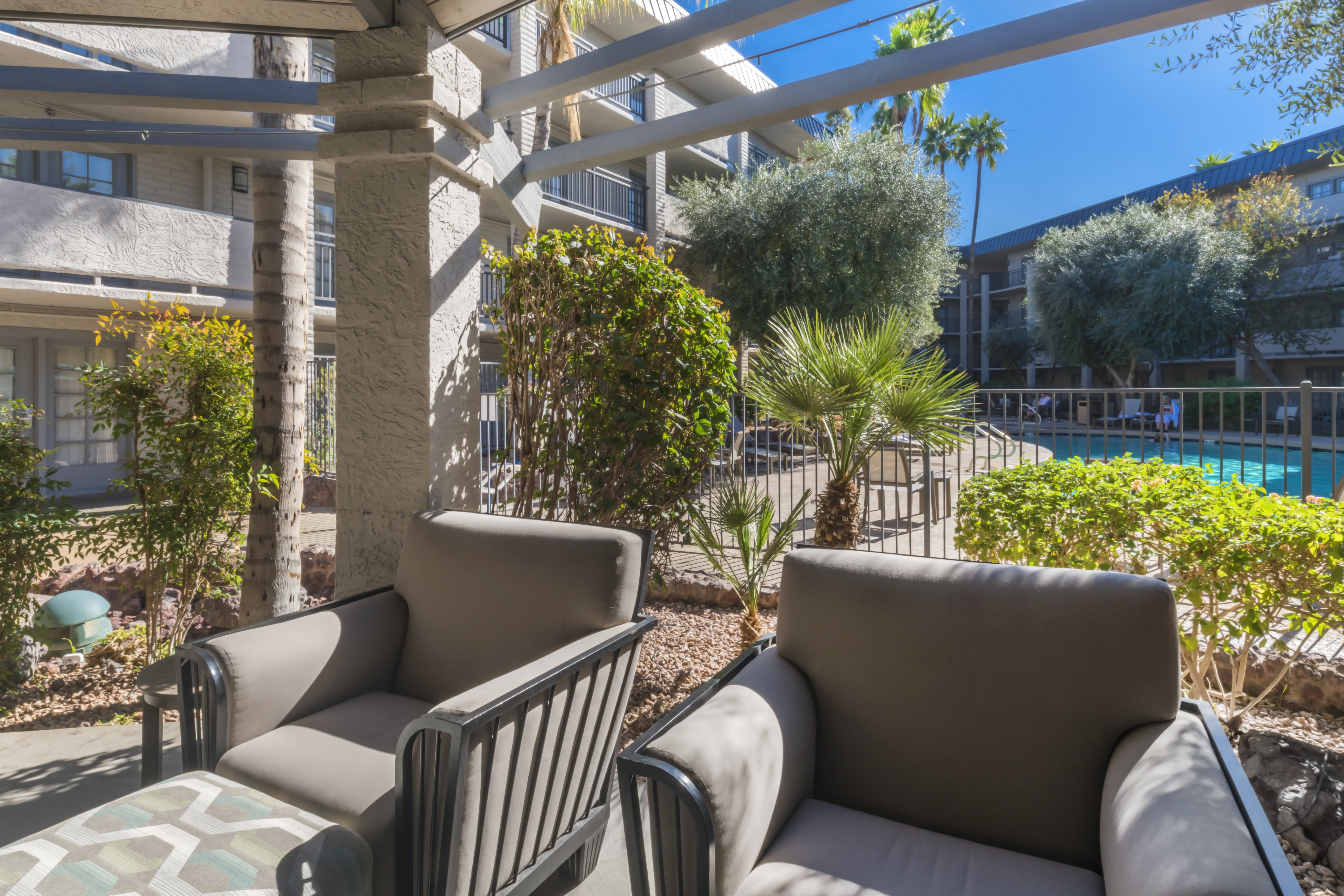 holiday inn and suites phoenix airport north by ihg