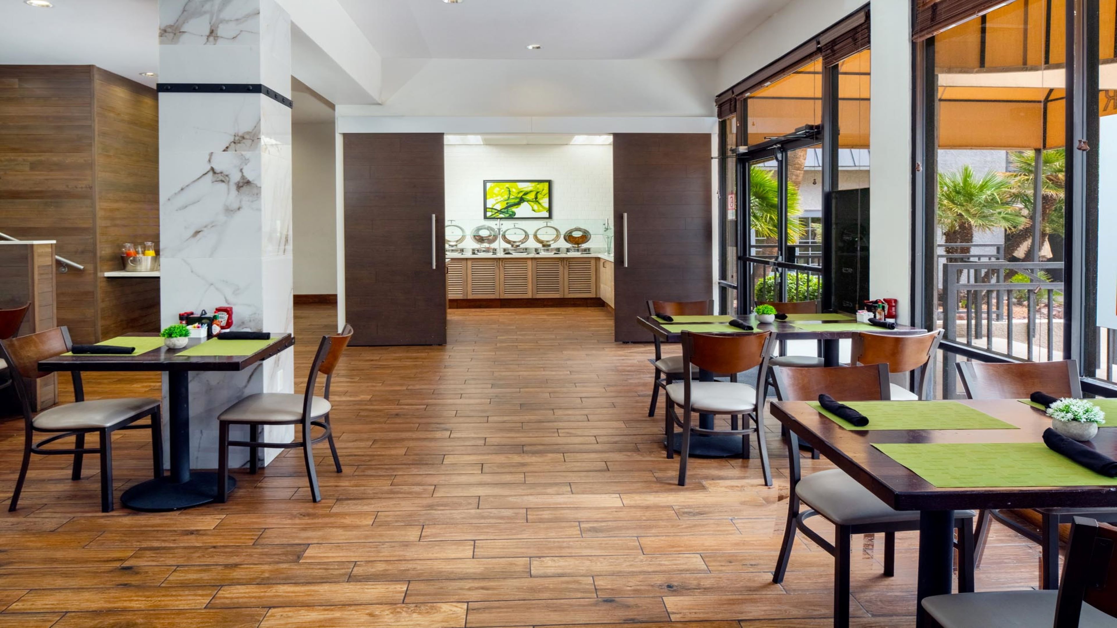 holiday inn and suites phoenix airport north by ihg
