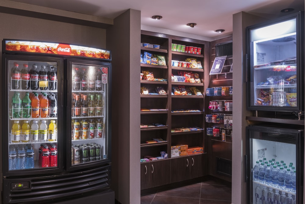 holiday inn and suites phoenix airport north by ihg