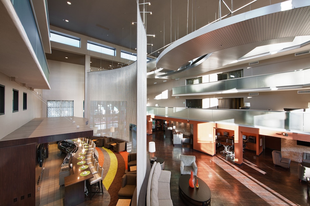holiday inn and suites phoenix airport north by ihg