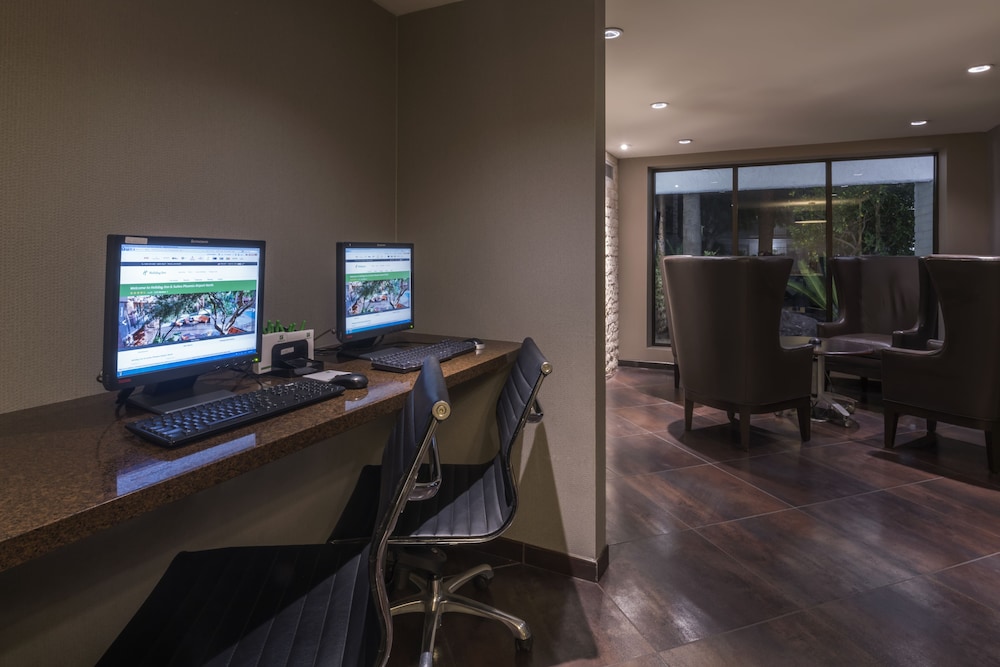 holiday inn and suites phoenix airport north by ihg