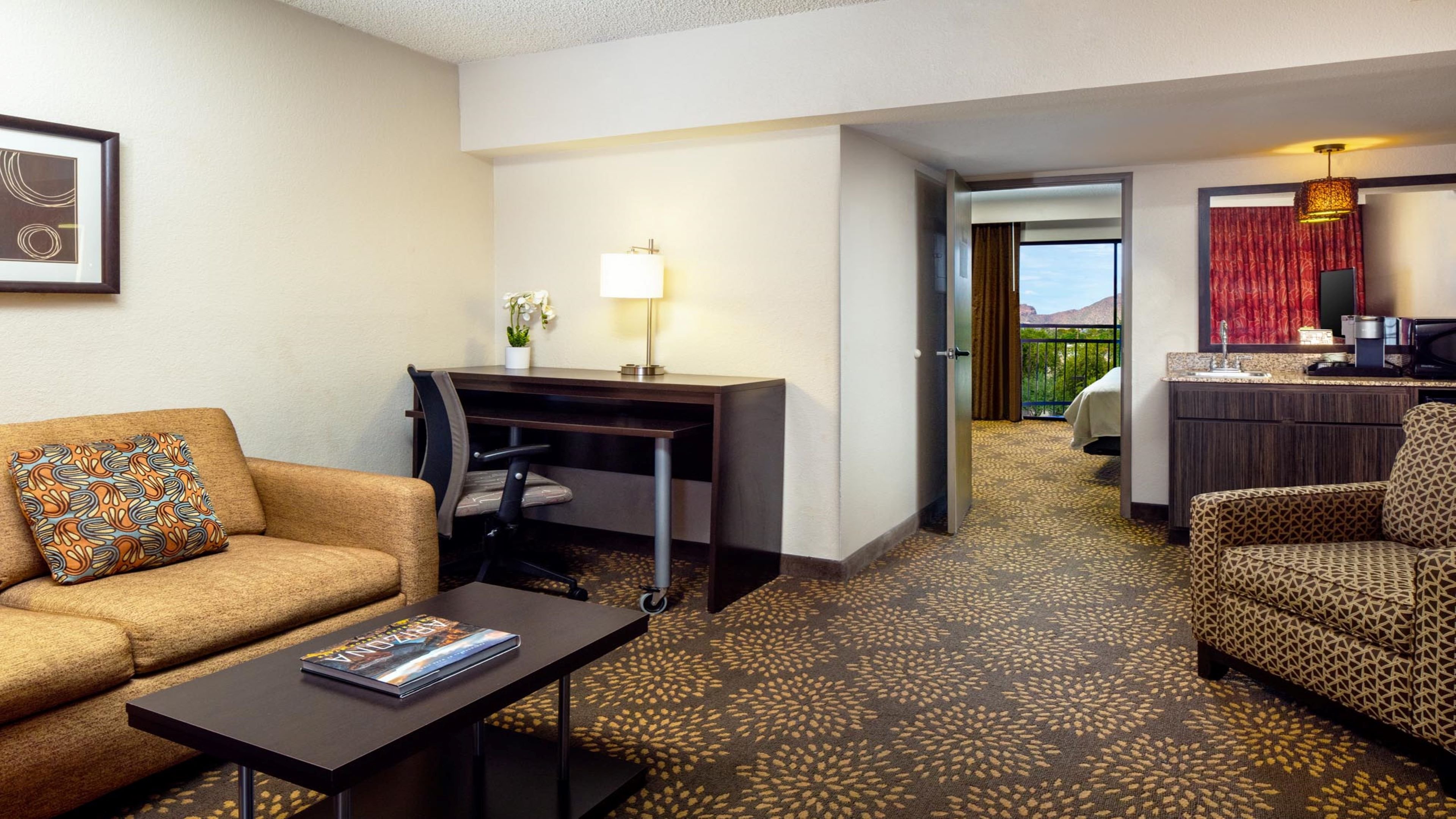 holiday inn and suites phoenix airport north by ihg