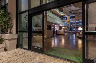 holiday inn and suites phoenix airport north by ihg
