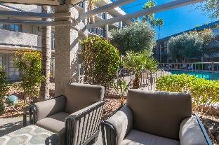holiday inn and suites phoenix airport north by ihg
