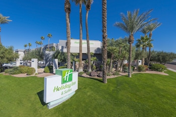 holiday inn and suites phoenix airport north by ihg