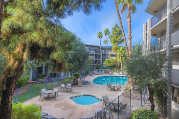 Holiday Inn & Suites Phoenix Airport North By Ihg,Phoenix>>Camelback East,3 star