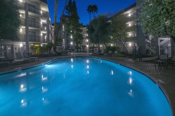 Holiday Inn & Suites Phoenix Airport North By Ihg,Phoenix>>Camelback East,3 star