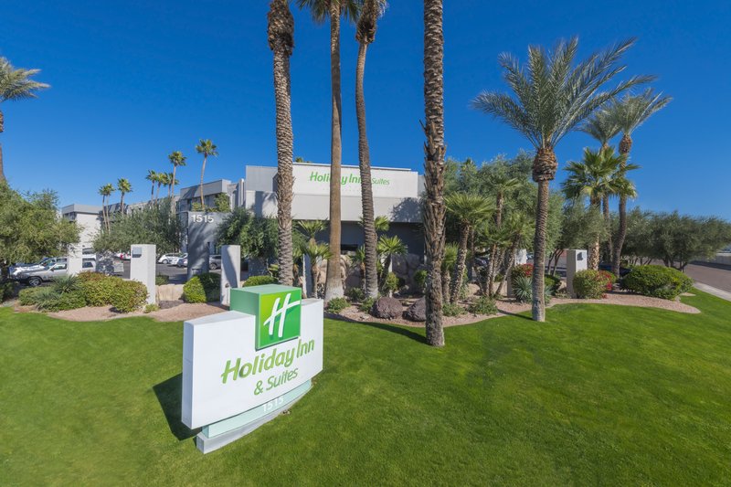 holiday inn and suites phoenix airport north an ihg hotel