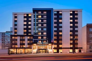 Fairfield By Marriott Montreal Downtown,Montreal>>Centre-Ville,4 star