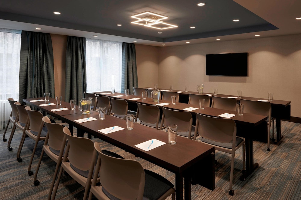 fairfield by marriott montreal downtown