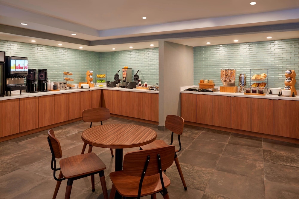 fairfield by marriott montreal downtown