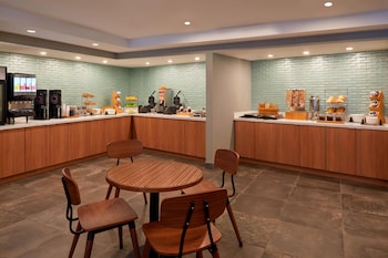 Fairfield By Marriott Montreal Downtown,Montreal>>Centre-Ville,4 star