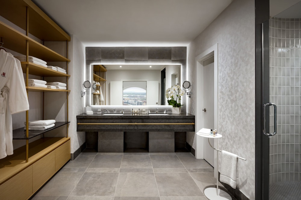 montreal marriott chateau champlain