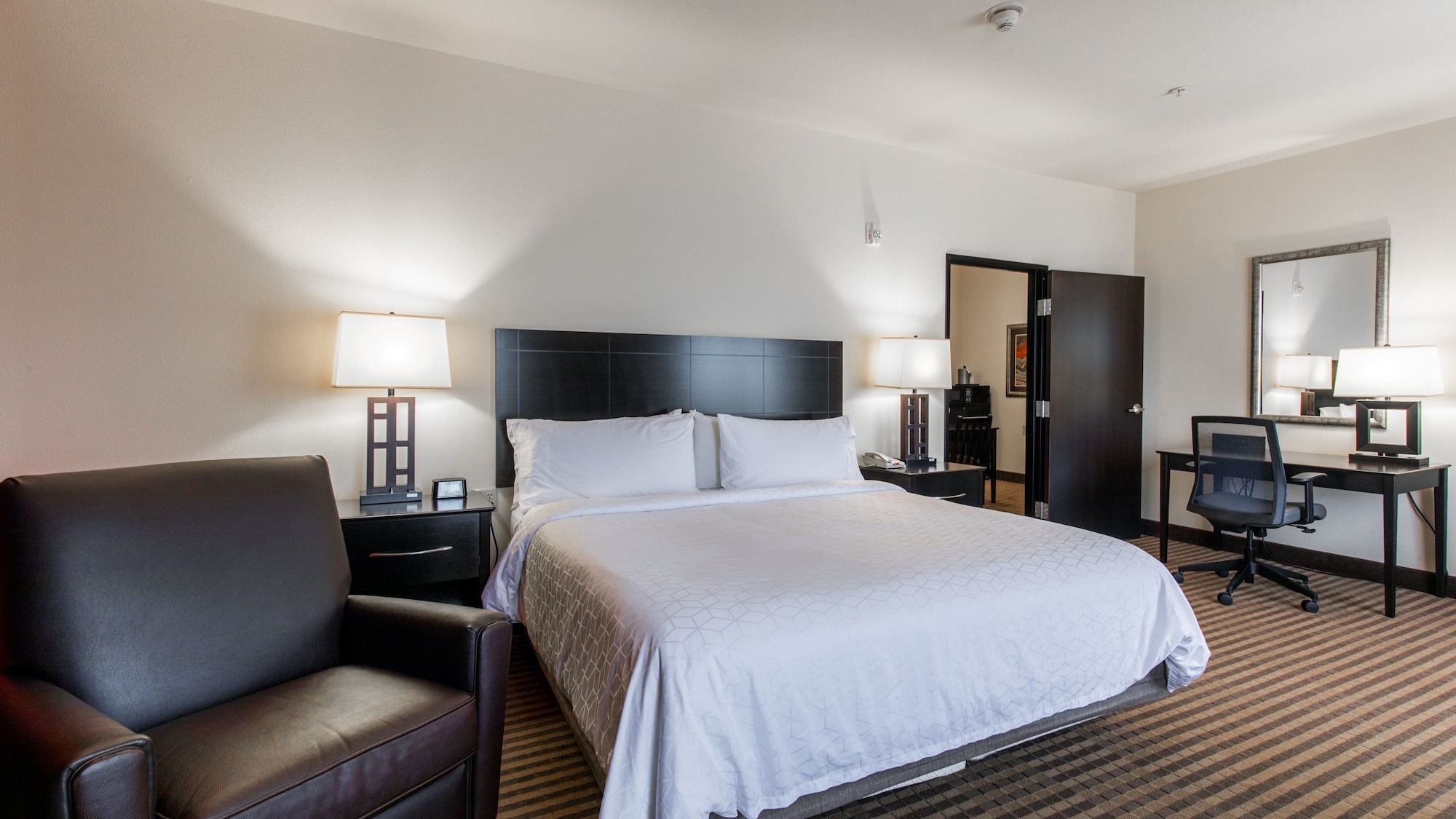 holiday inn express and suites oklahoma city nw quail springs