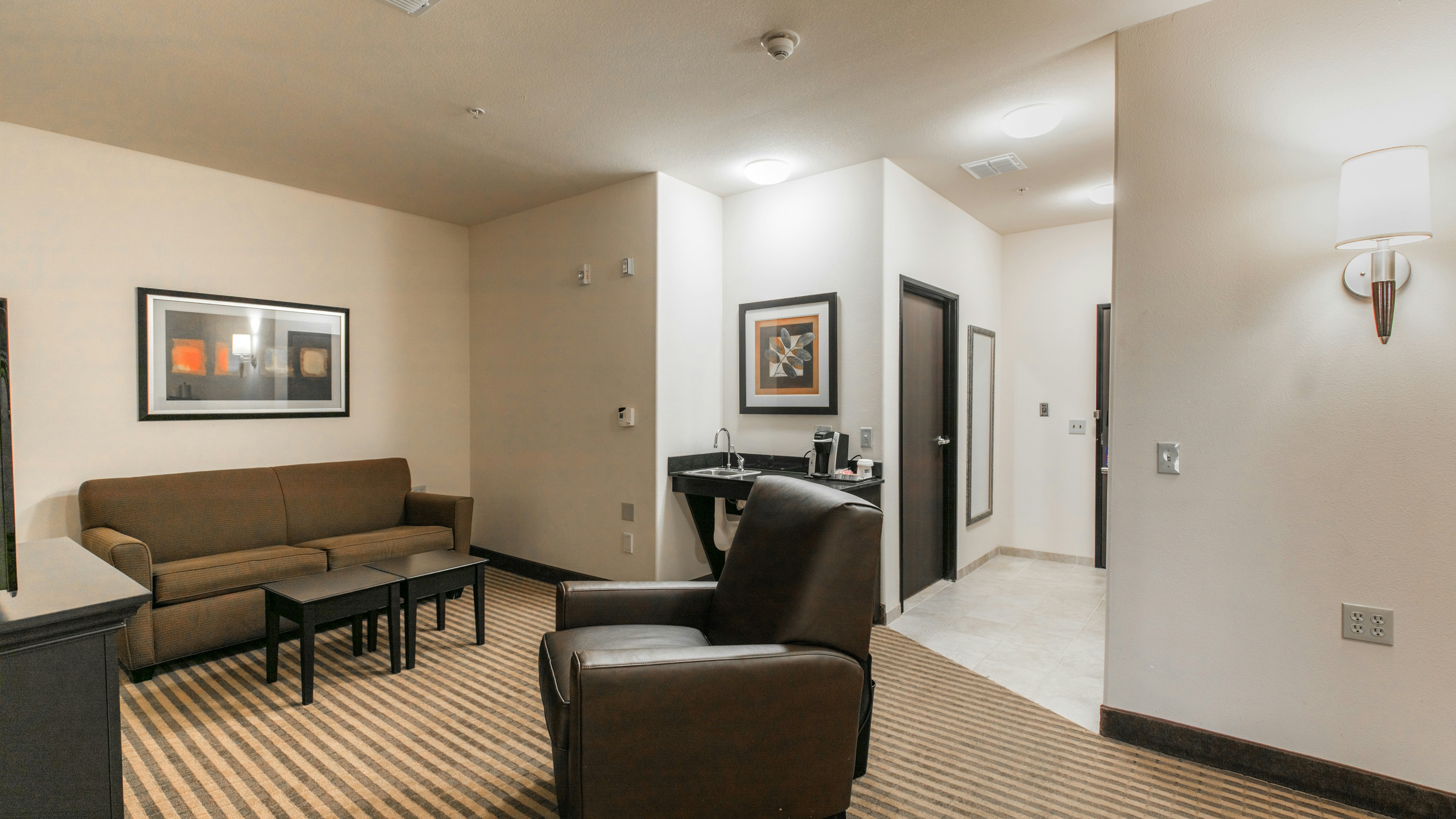 holiday inn express and suites oklahoma city nw quail springs
