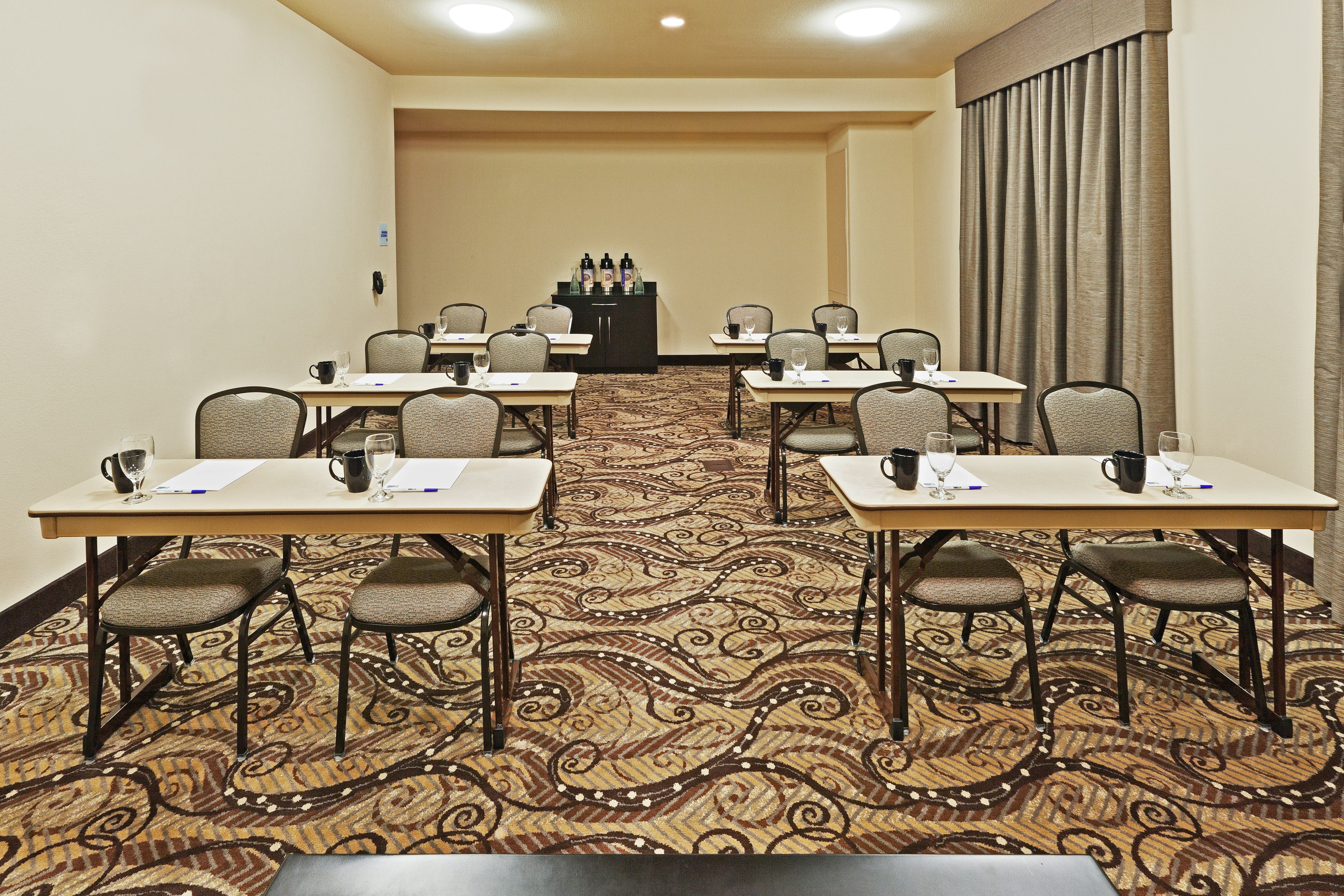 holiday inn express and suites oklahoma city nw quail springs