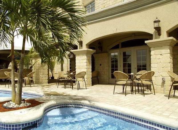 le st martin hotel and suites laval