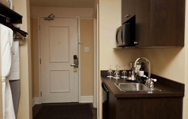 le st martin hotel and suites laval