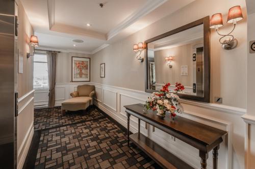 le st martin hotel and suites laval