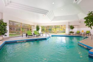 holiday inn laval montreal