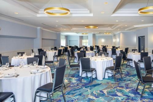 holiday inn laval montreal