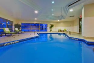 holiday inn laval montreal