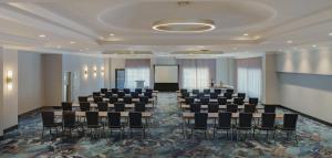 holiday inn laval montreal