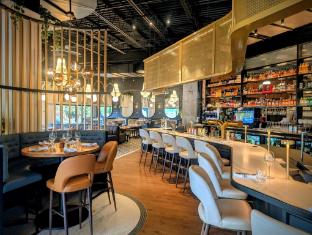 holiday inn laval montreal