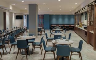 holiday inn laval montreal