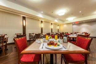 holiday inn laval montreal