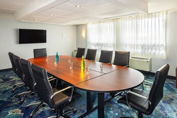 Holiday Inn Laval - Montreal,Montreal>>Laval,3 star